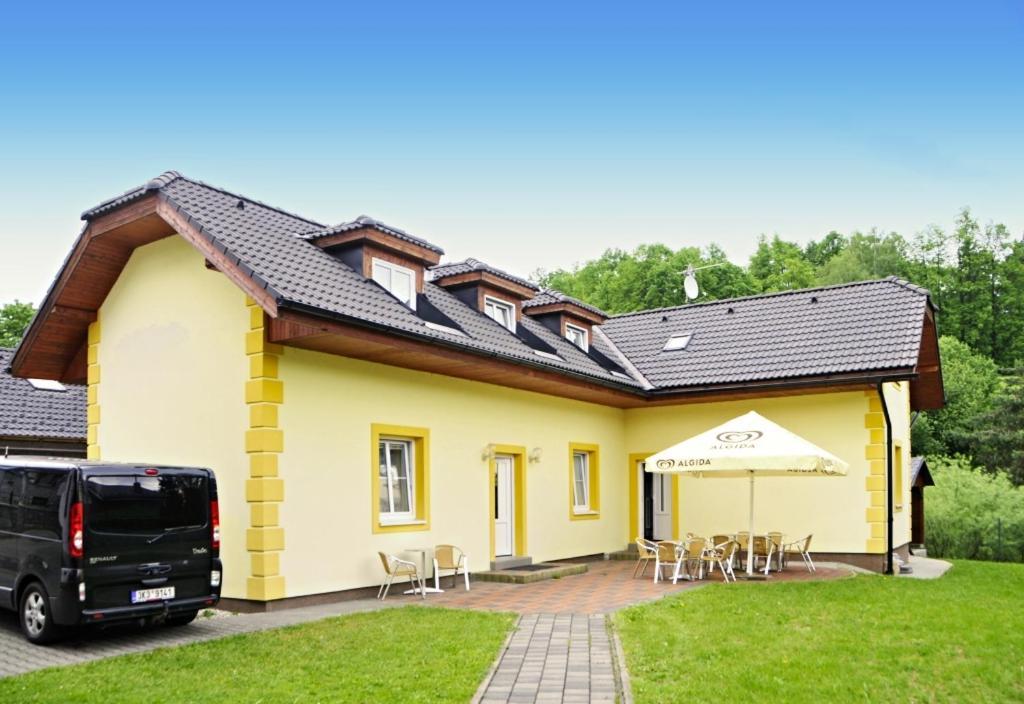 Pension V Jeseniku Buitenkant foto